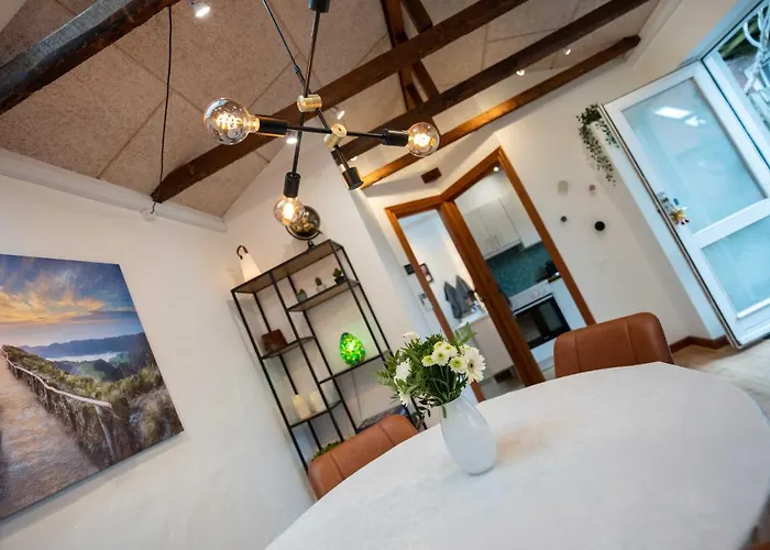 Skylight Lodge